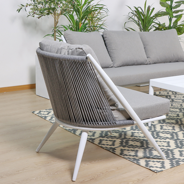 Canapé agitant à la main extérieur de piscine moderne