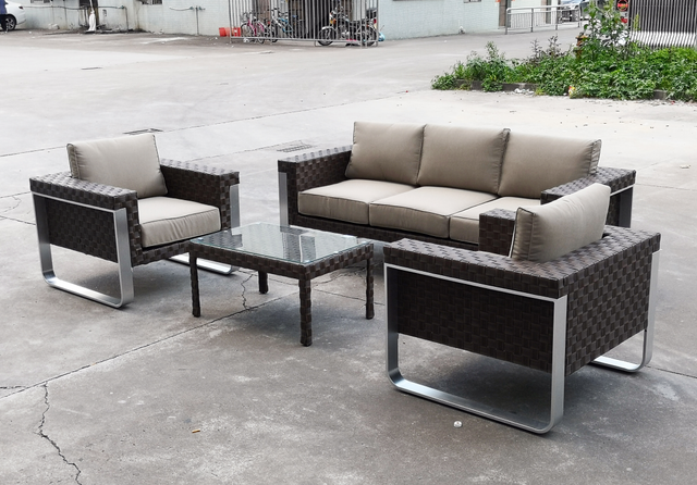 Canapé en rotin extérieur de cour personnalisé